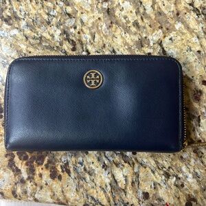 Tory Burch Wallet- excellent condition